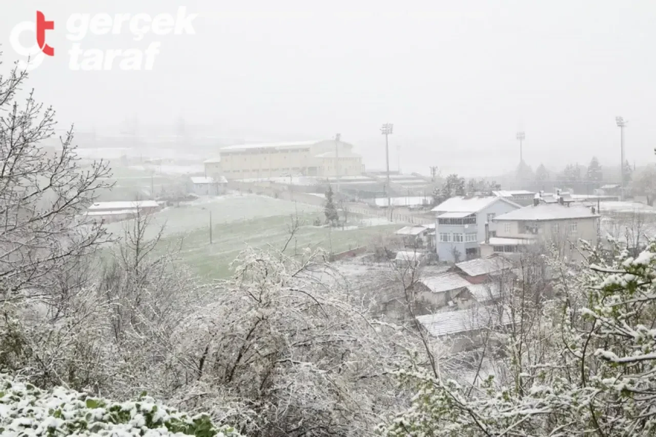 Samsun Güne Beyazla Uyandı Kar Yağışı Sürüyor