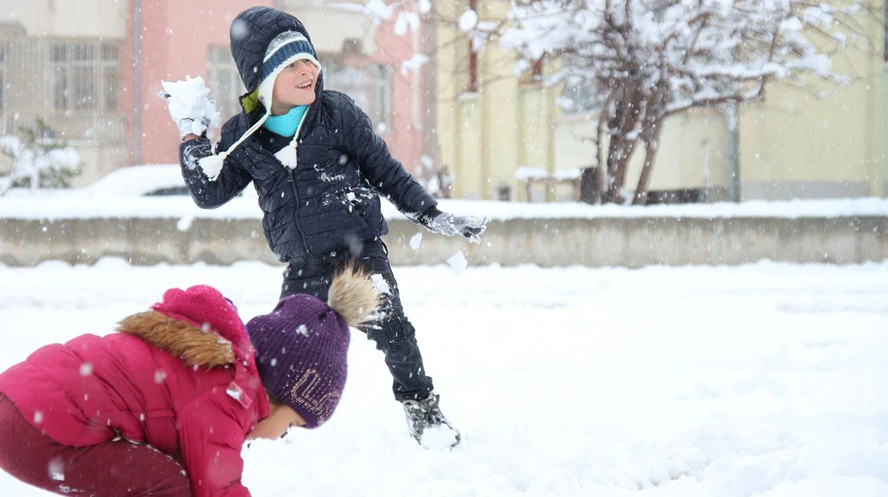 Samsun'da Yarın Pazartesi Günü Bazı İlçelerde Okullar Tatil Edildi