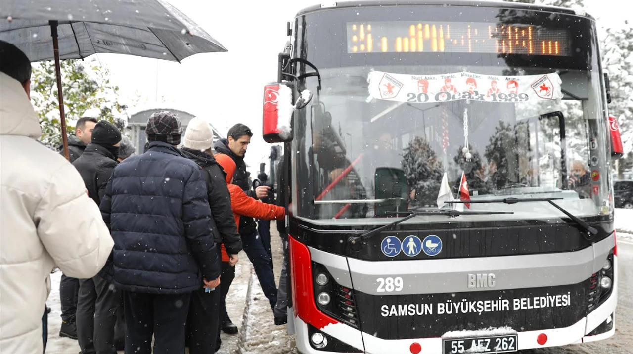 Samsun Büyükşehir Belediyesi Kar Yağışında Kesintisiz Ulaşım Sağladı