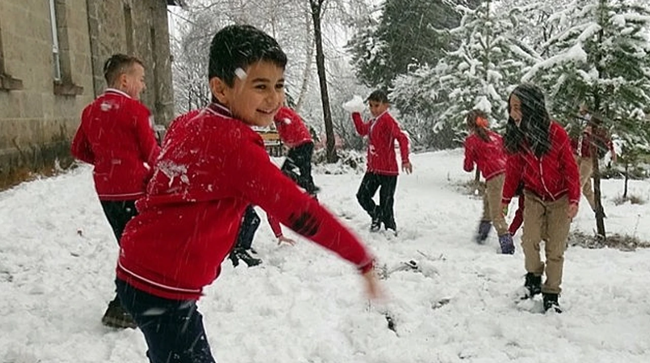 Samsun'da Çarşamba Günü Yarın Okullar Tatil Edildi