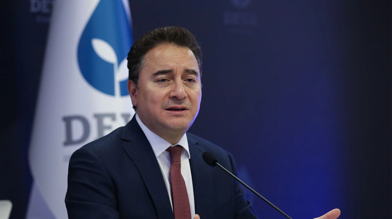 Ali Babacan: Erdoğan’ın Yeniden Aday Olması Hukuki Değil