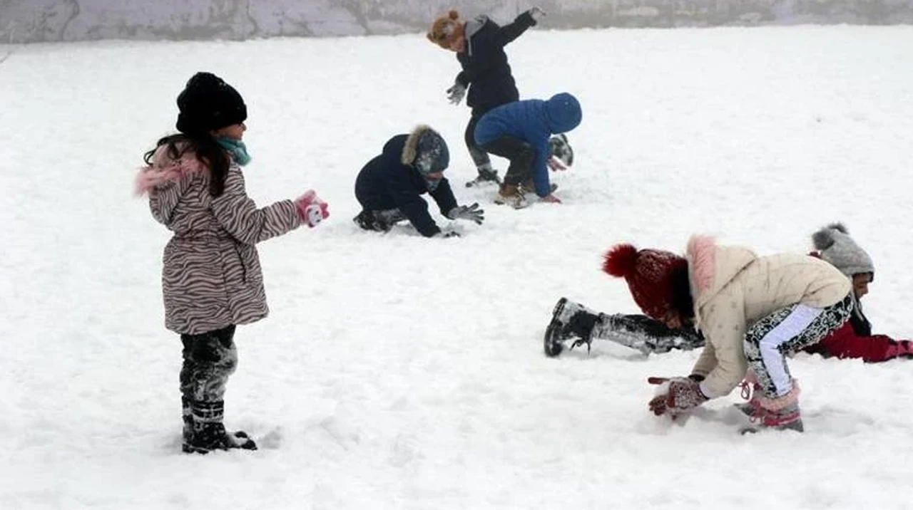 Samsun'da Okullar Tatil Edildi, 7 Şubat Cuma Yarın Kar Tatili