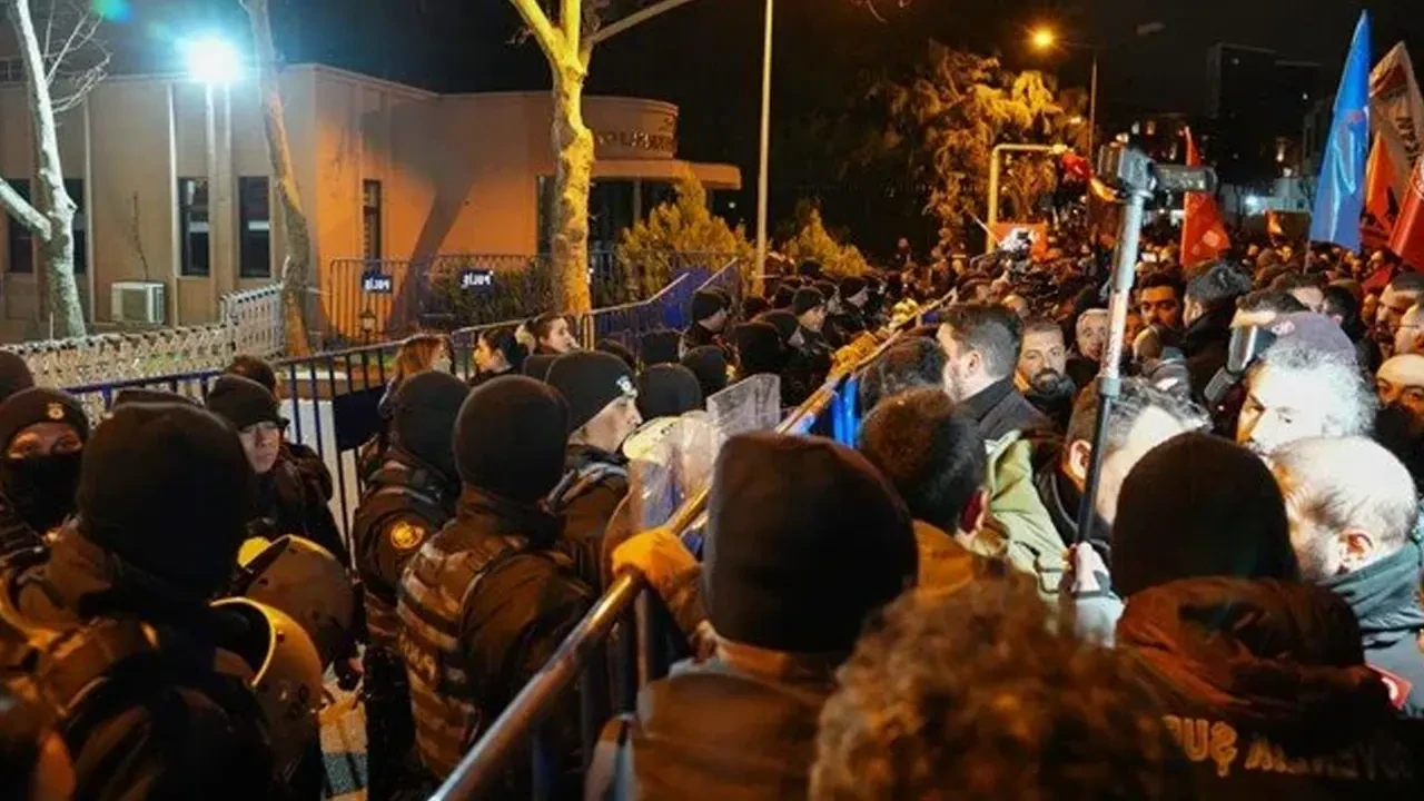 İçişleri Bakanı Yerlikaya: Gösteriler Sırasında 97 Şüpheli Gözaltına Alındı