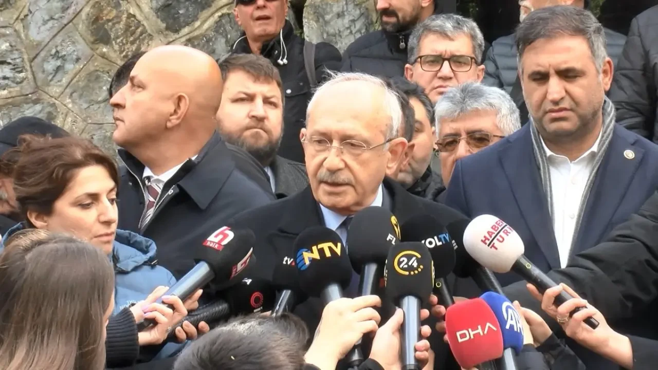 Kemal Kılıçdaroğlu, Gözaltına Alınan Ekrem İmamoğlu'nun Ailesine Destek Ziyareti Gerçekleştirdi