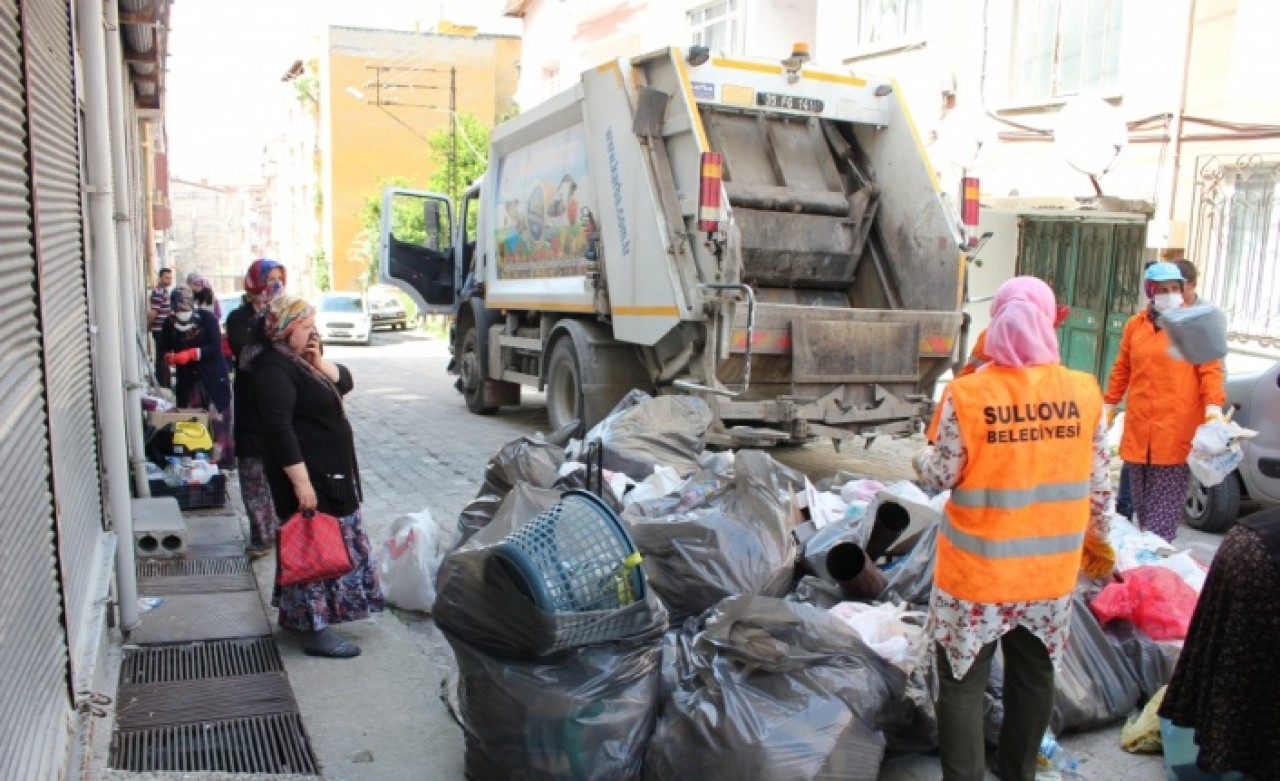 Amasya&#039;da çöp evden bir kamyon atık çıktı