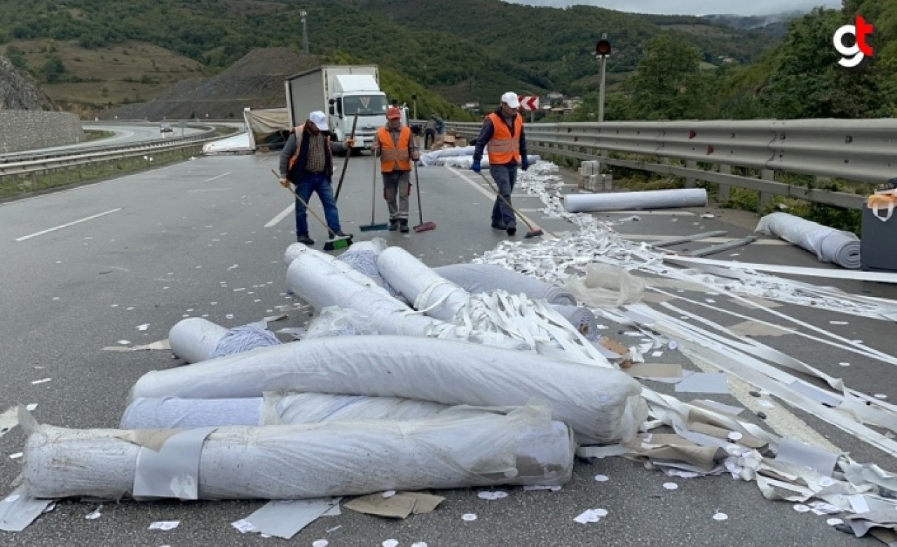 Samsun&#039;da kamyon ile tır çarpıştı 2 kişi yaralı