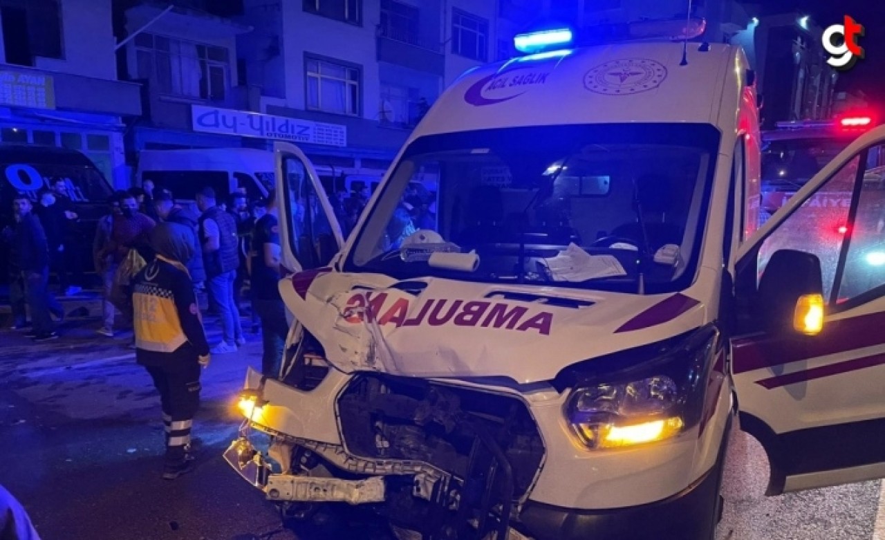 Samsun Terme&#039;de ambulans kaza yaptı, 1 kişi yaralandı