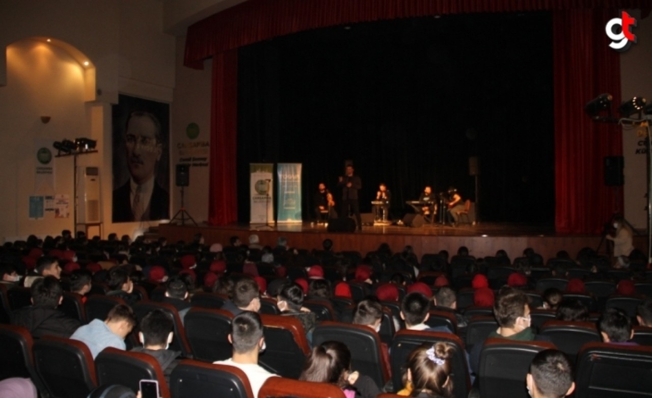 Çarşamba&#039;da Recep Demirkaynak stand-up gösterisi sundu