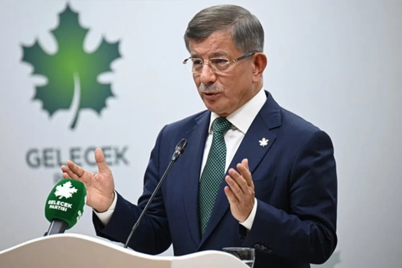 Ahmet Davutoğlu: Cumhurbaşkanı Adayı Olarak Erdoğan'ın Karşısına Çıkmak İstiyorum