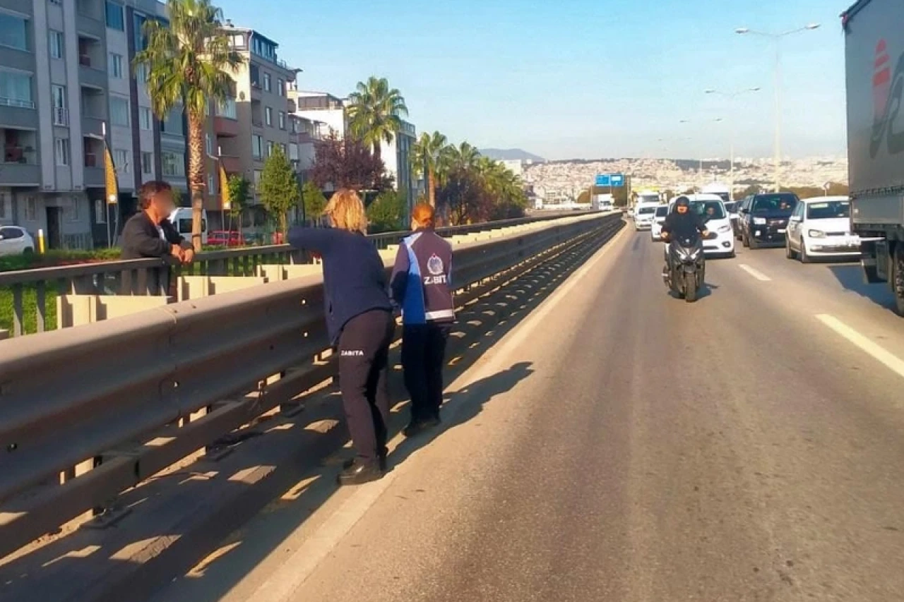 Samsun Canik Viyadük Üzerinde İntihar Girişimini Zabıta Engelledi