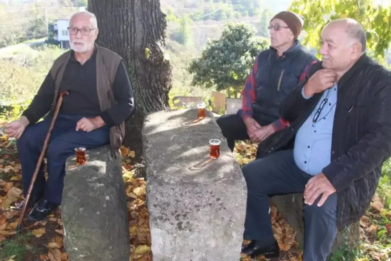 60 Yıldır Neyin Üzerine Oturduklarını Bilmiyorlardı, Önemli Bir Tarihi Eser Çıktı