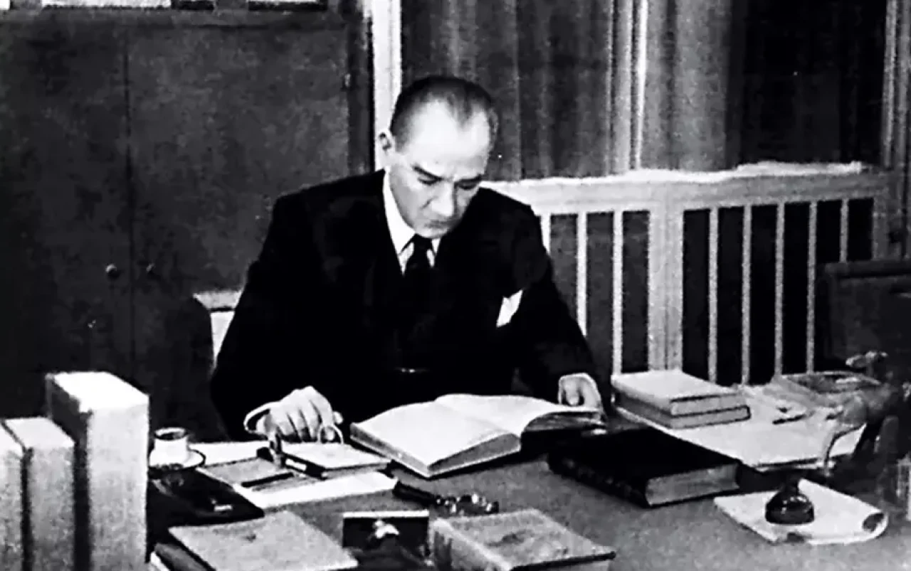 Atatürk Kaç Kitap Yazdı, Kitapların İsimleri Neler?