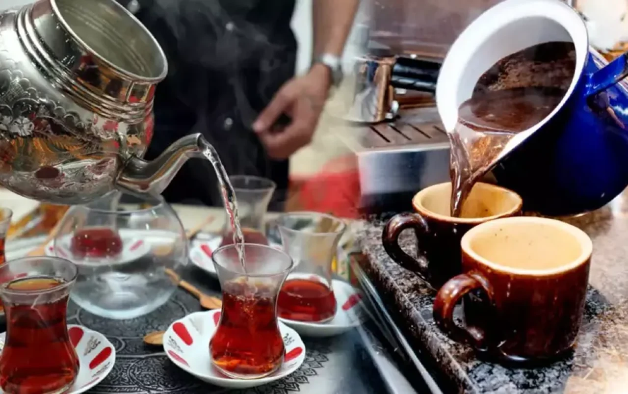 Çay ve Kahve İçerken Şeker Kullananlar Dikkat!