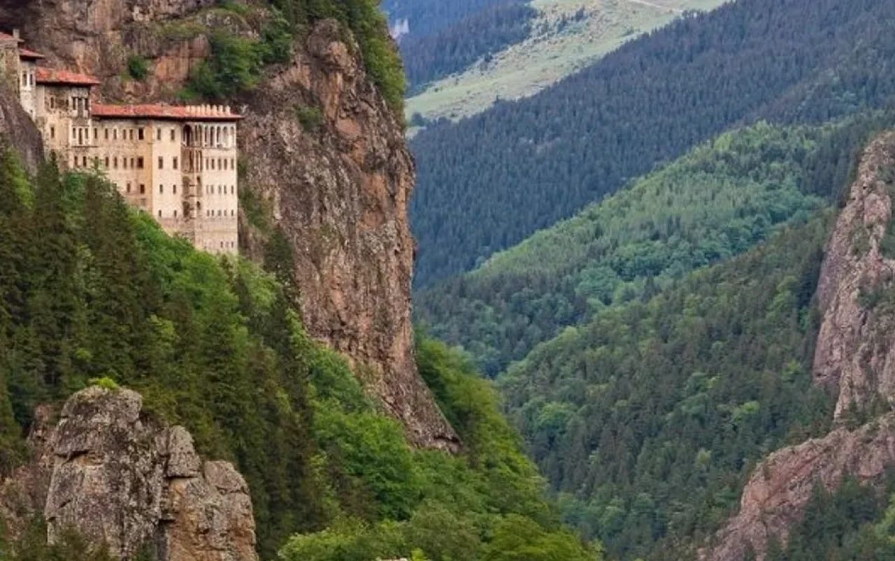 Karadeniz’in Eşsiz Güzelliklerine Özel Transfer ve Turlar