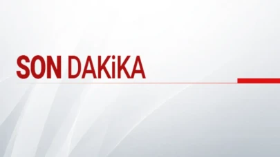 Filistinli genç İsrail'i Türk bayrağıyla protesto etti