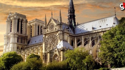 Notre Dame Klisesine Ne Oldu?