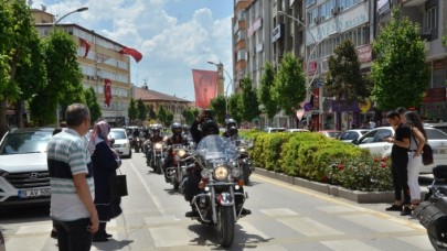 Motorculardan 19 Mayıs Ata&#039;ya Saygı Sürüşü