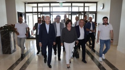 Kemal Kılıçdaroğlu, Deniz Baykal&#039;ı ziyaret etti