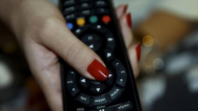 Televizyon karşısında oturmak, oturarak çalışmaktan riskli