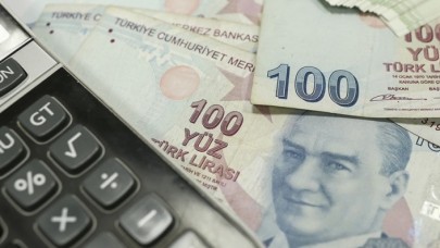 Ziraat Bankası ile VakıfBank, tüketici ve konut kredisi faiz oranlarını düşürdü.