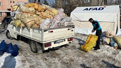 Salıpazarı'ndan deprem bölgesine yakacak odun ulaştı