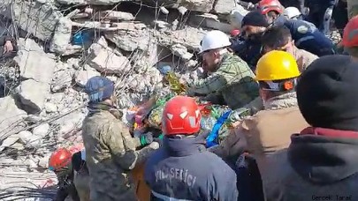 Samsun CAK Ekipleri Enkaz Altında Kalan Çocuğu 129 Saat Sonra Sağ Olarak Kurtardı