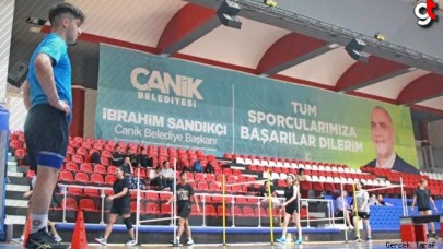 Canik Belediyesi, akademi sınavlarına hazırlanan gençlere ücretsiz eğitim veriyor