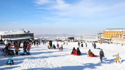 Akdağ Kayak Merkezi’nde Sezon Coşkuyla Başladı