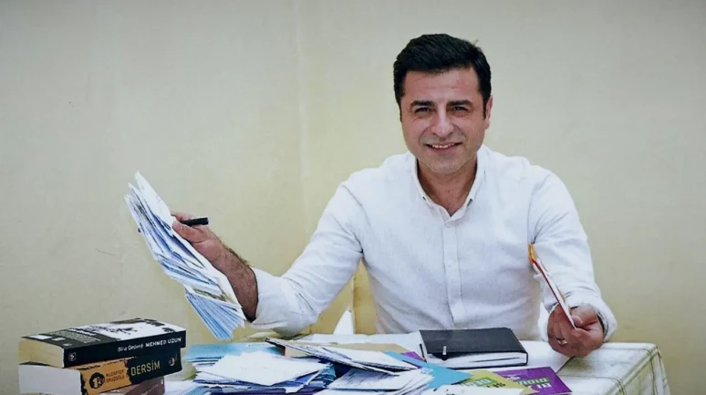 Selahattin Demirtaş, Cumhurbaşkanı Erdoğan ve MHP lideri Bahçeli'ye övgüler yağdırdı!