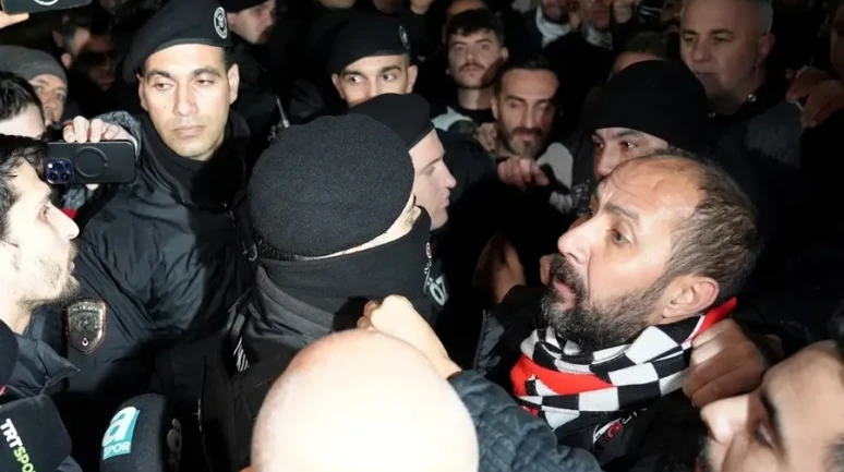 Beşiktaşlı Taraftarlardan İsrail Mağlubiyete Tepki