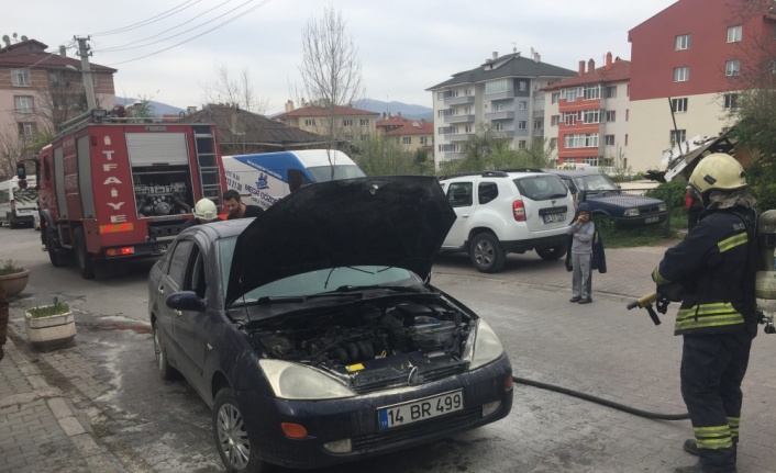 Hareket halindeki otomobilde yangın çıktı