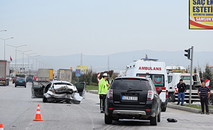 Polisin "dur" ihtarına uymayan sürücü kaza yaptı: 6 yaralı