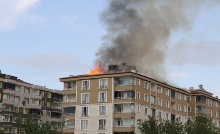 Bafra'da çatı yangını