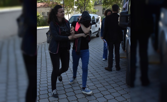 Samsun'da hırsızlık hükümlüsü anne ile kızı yakalandı