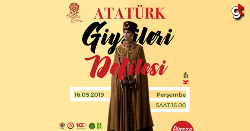 Samsun Piazza’da “Atatürk Giysileri Defilesi”