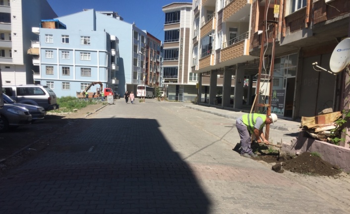 Çarşamba'da yol ortasındaki direk sökülüyor