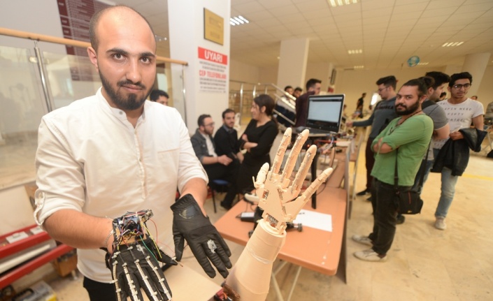 Suriyeli öğrenciler "robotik el" yaptı