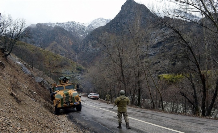 Tunceli'de mağarada kıstırılan 5 PKK'lı terörist öldürüldü