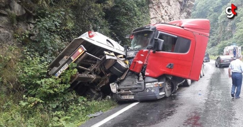 Trafik kazasında 5 kişi yaralandı