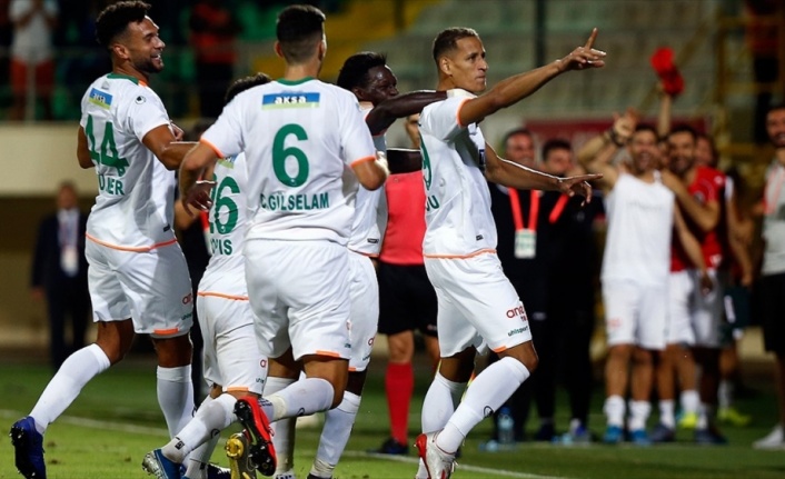 Alanyaspor evinde rahat kazandı