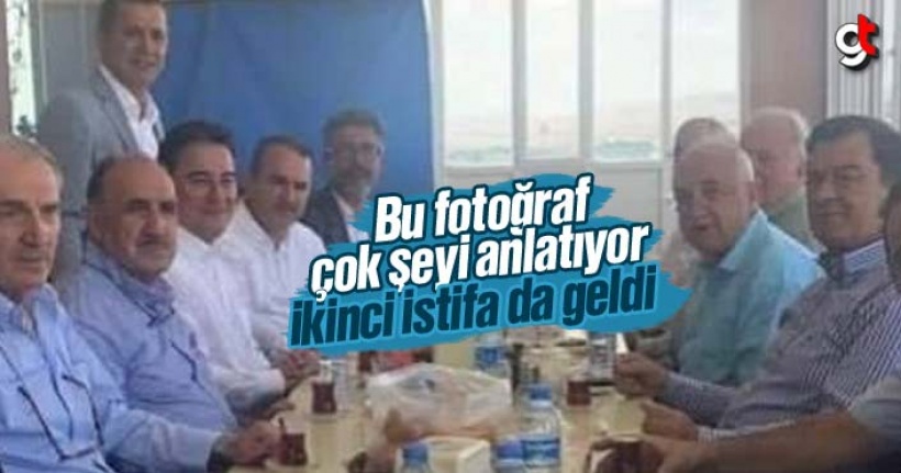 Yemek masasından ikinci istifa geldi