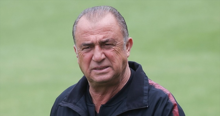 Fatih Terim'in cezası 3 maça düşürüldü