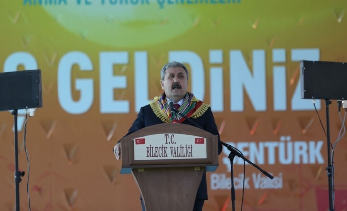 'Torunlarımıza özgür bir vatan teslim etmeye mecburuz'