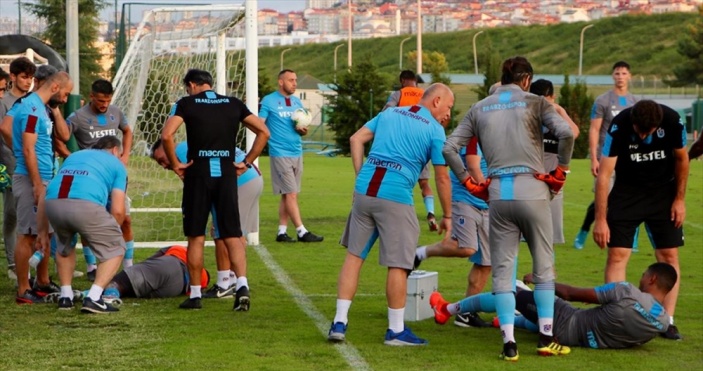 Trabzonspor: Ekuban'ın tarak kemiğinde kırık tespit edildi