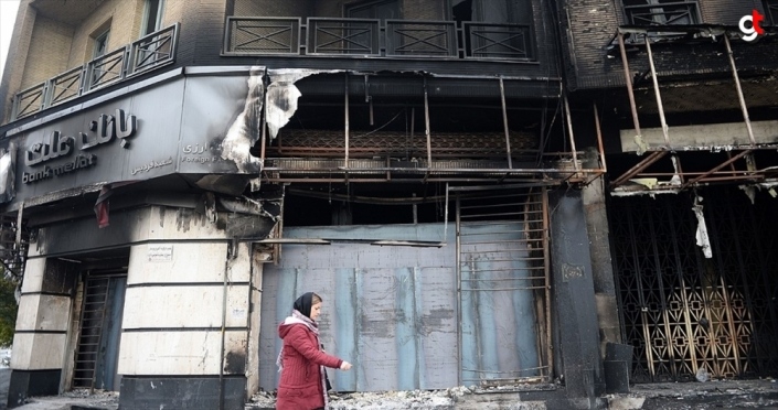 İran'daki gösterilerde 15 polis yaralandı, 30 kişi gözaltına alındı