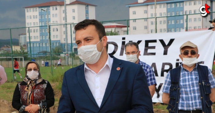 Muhtar ve mahalleliden "dikey mimari" protestosu