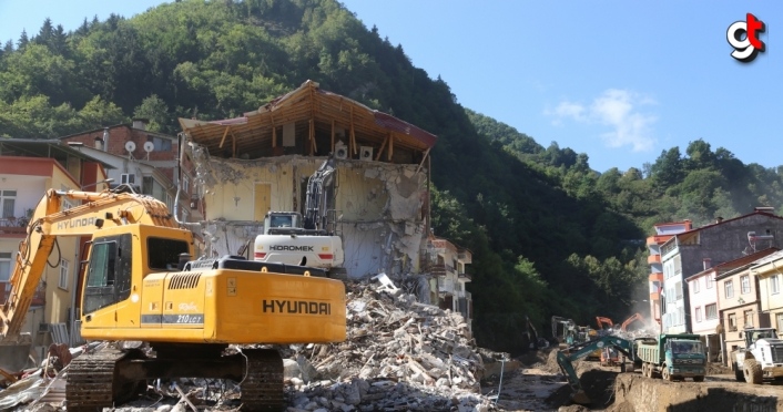 Dereli'de enkaz kaldırma ve temizlik çalışmaları tamamlanmak üzere