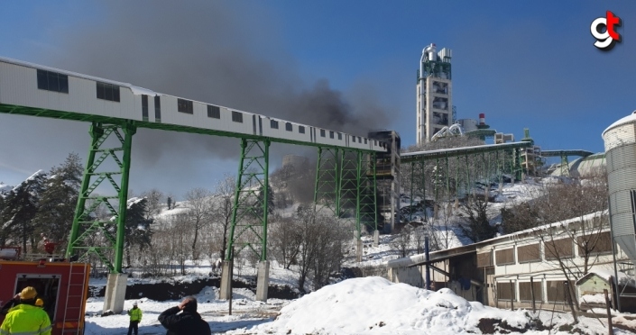 Düzce'de çimento fabrikasında çıkan yangın söndürüldü