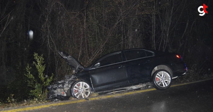 Bartın'da bir otomobilin uçuruma devrildiği kazada 2 kişi yaralandı