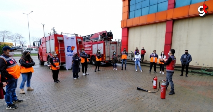 Giresun Belediyesi İtfaiyesi AFAD gönüllülerine yangın eğitimi verdi